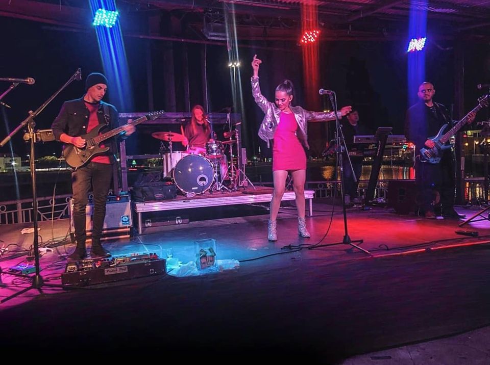 Rapture variety band